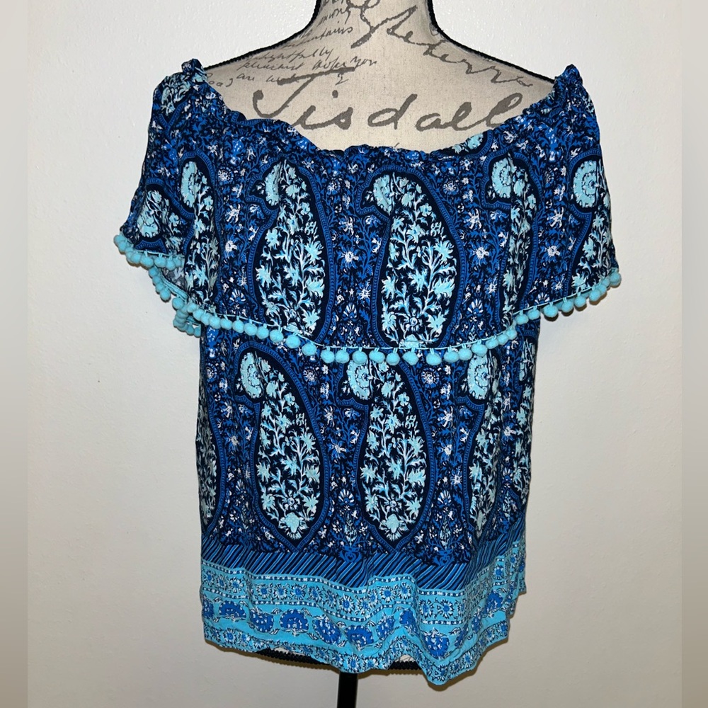💙Crown & Ivy Off The Shoulder Top💙